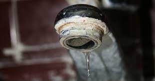 ¿Qué es el agua dura y por qué es un problema?